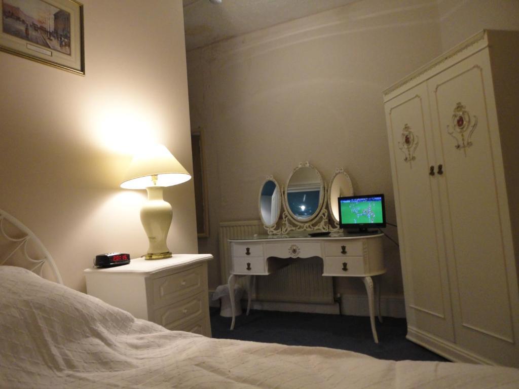 The New Alexandra Hotel Llandudno Pokoj fotografie